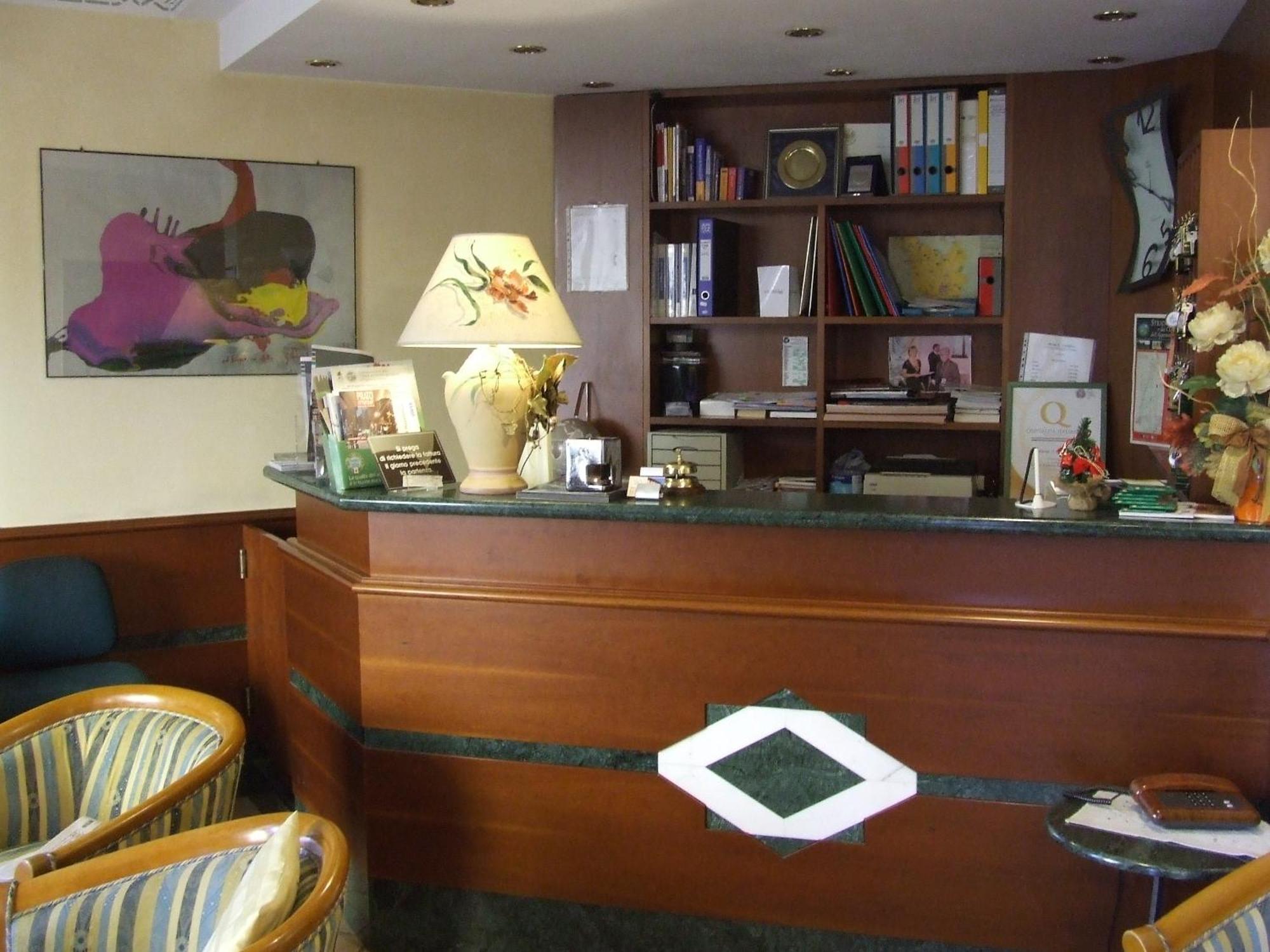 Albergo Il Cochino Montale  Екстериор снимка