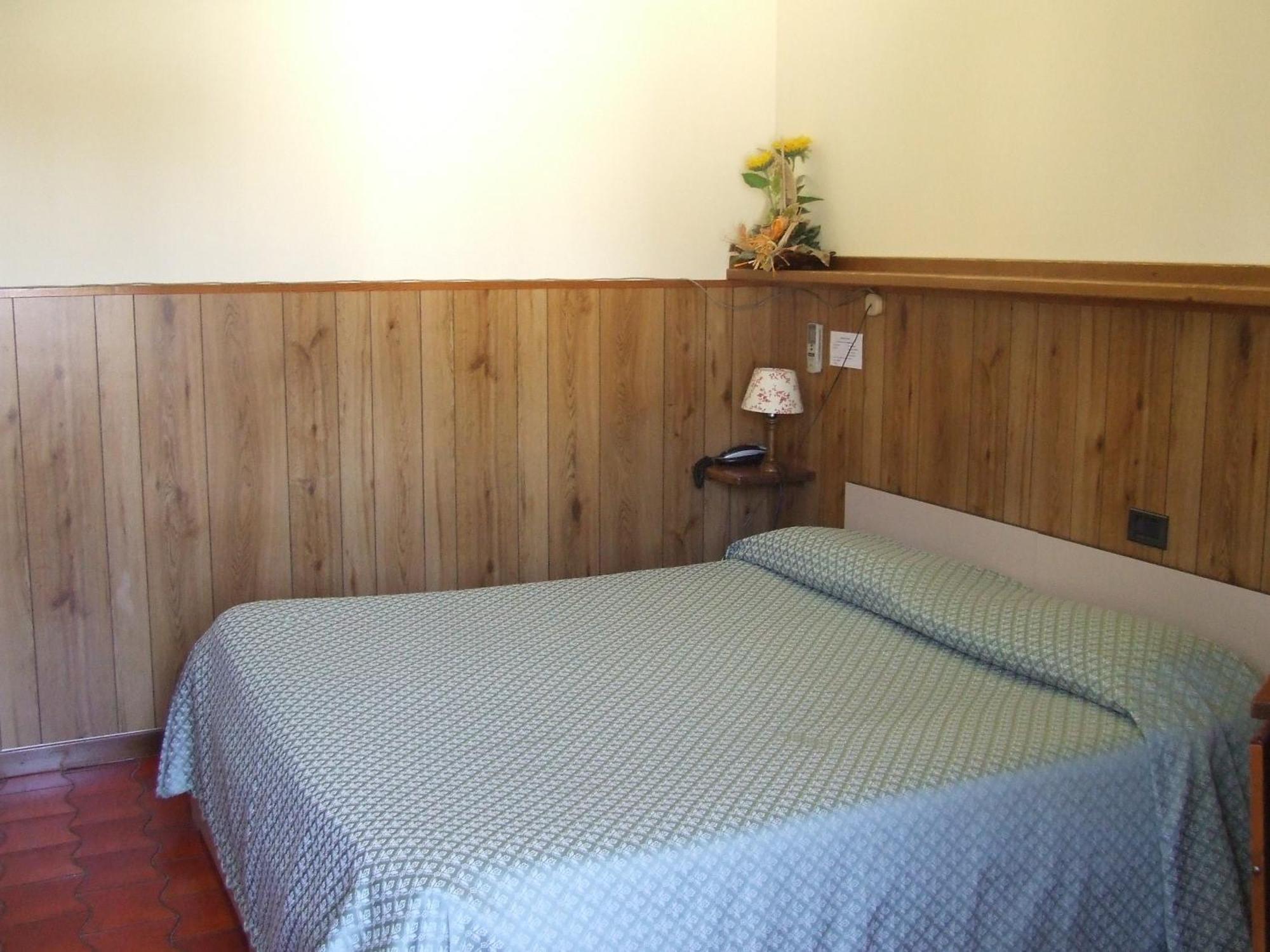Albergo Il Cochino Montale  Екстериор снимка