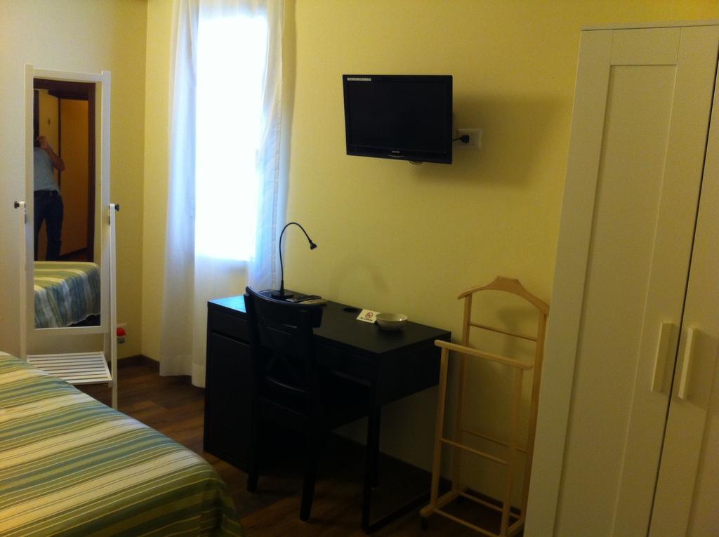 Albergo Il Cochino Montale  Екстериор снимка
