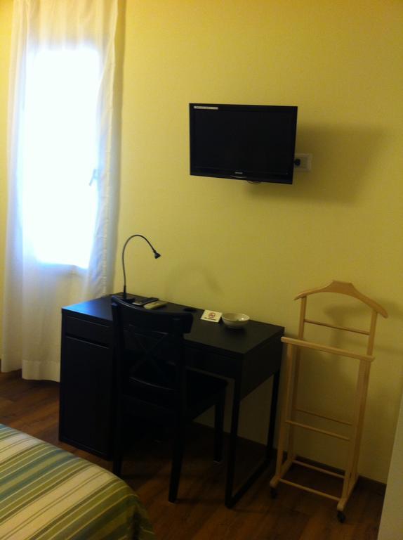 Albergo Il Cochino Montale  Екстериор снимка