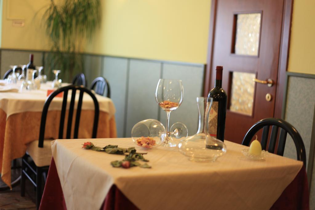 Albergo Il Cochino Montale  Екстериор снимка