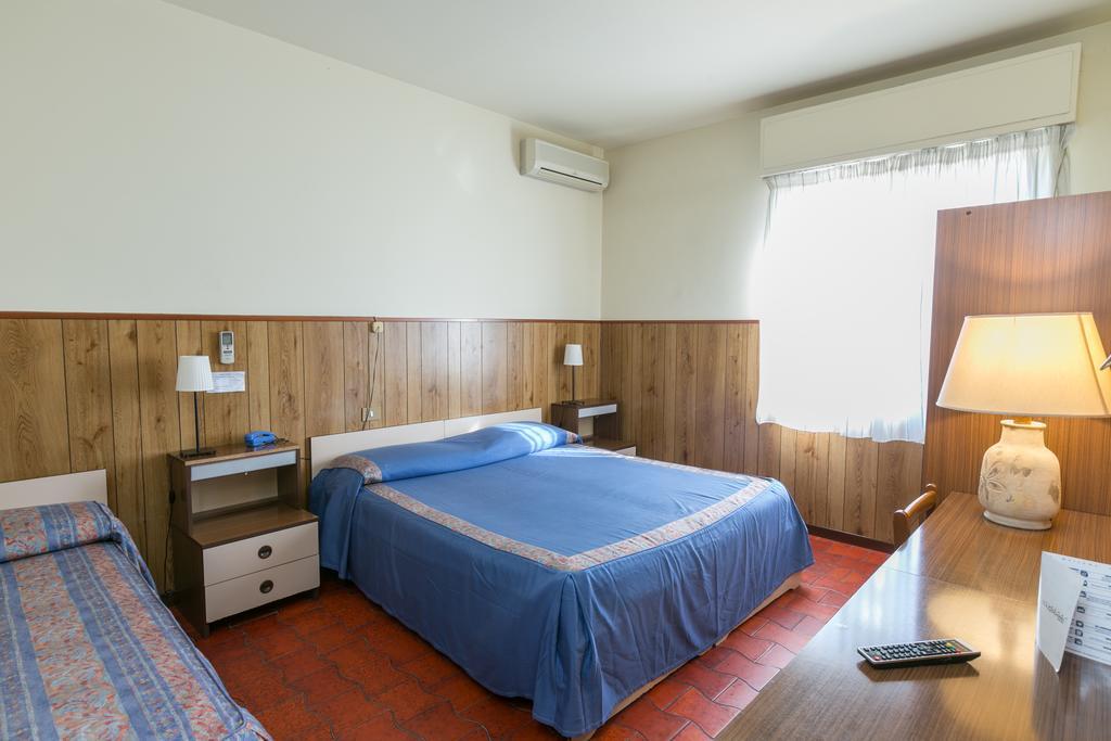 Albergo Il Cochino Montale  Екстериор снимка