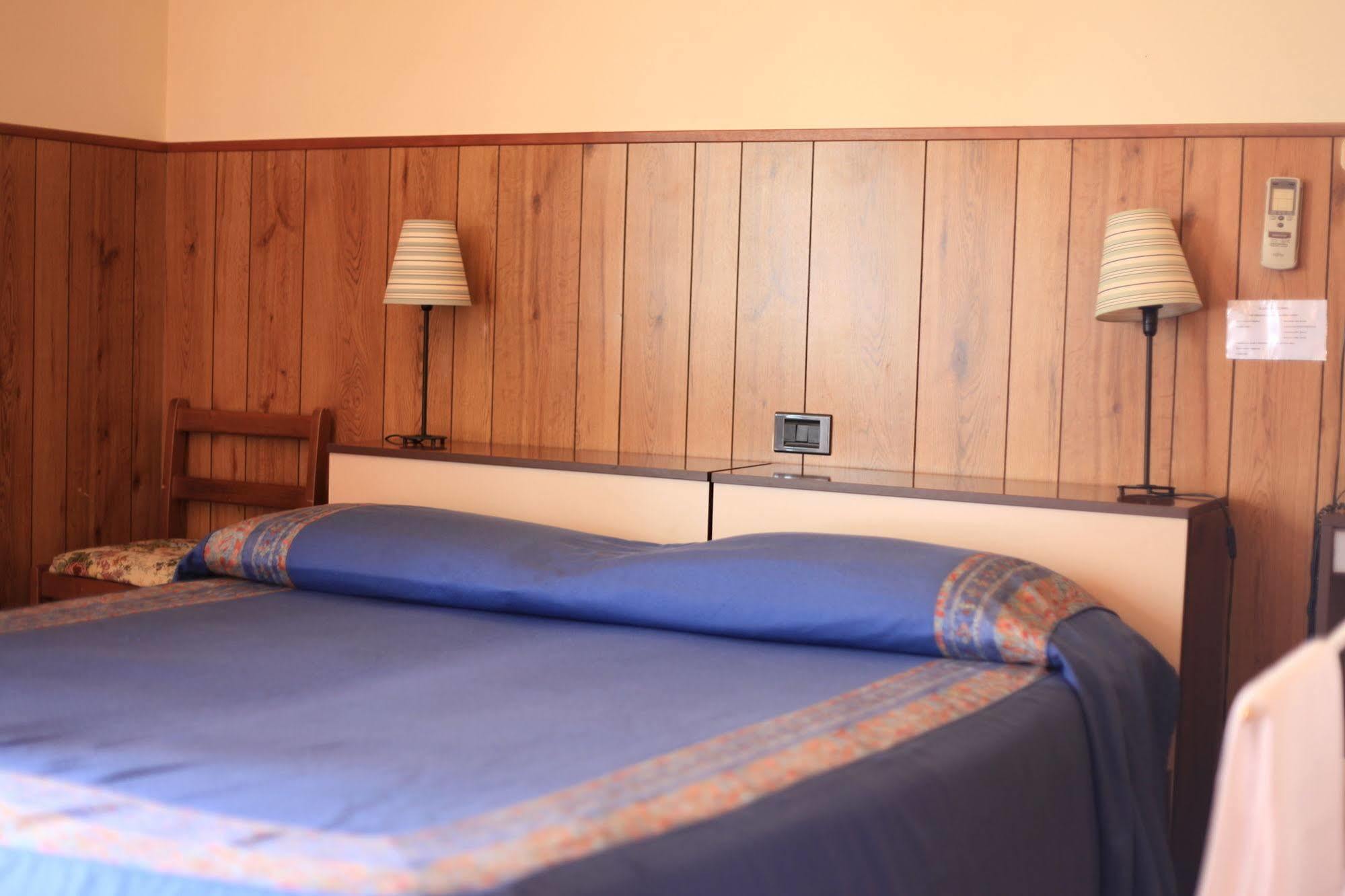 Albergo Il Cochino Montale  Екстериор снимка